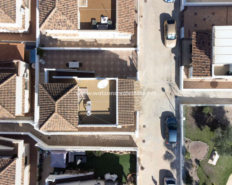 Resale - Freistendhe Villa - Urb. La Marina