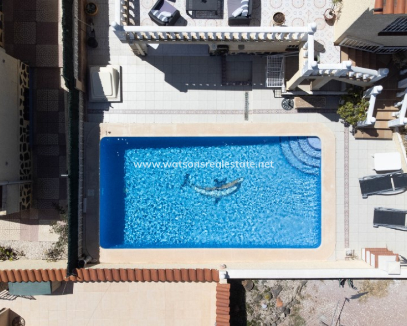 Resale - Freistendhe Villa - Urb. La Marina