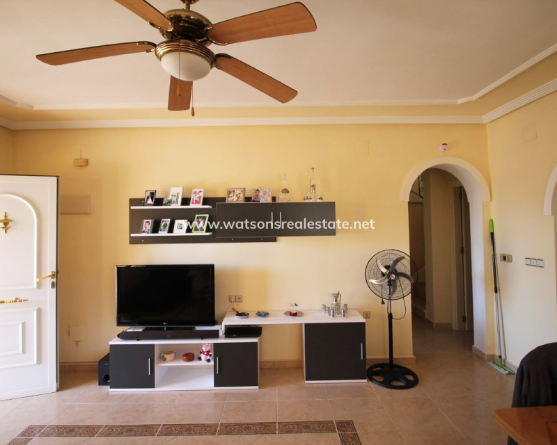 Resale - Freistendhe Villa - Urb. La Marina