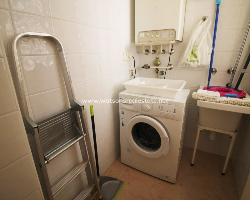 Resale - Freistendhe Villa - Urb. La Marina