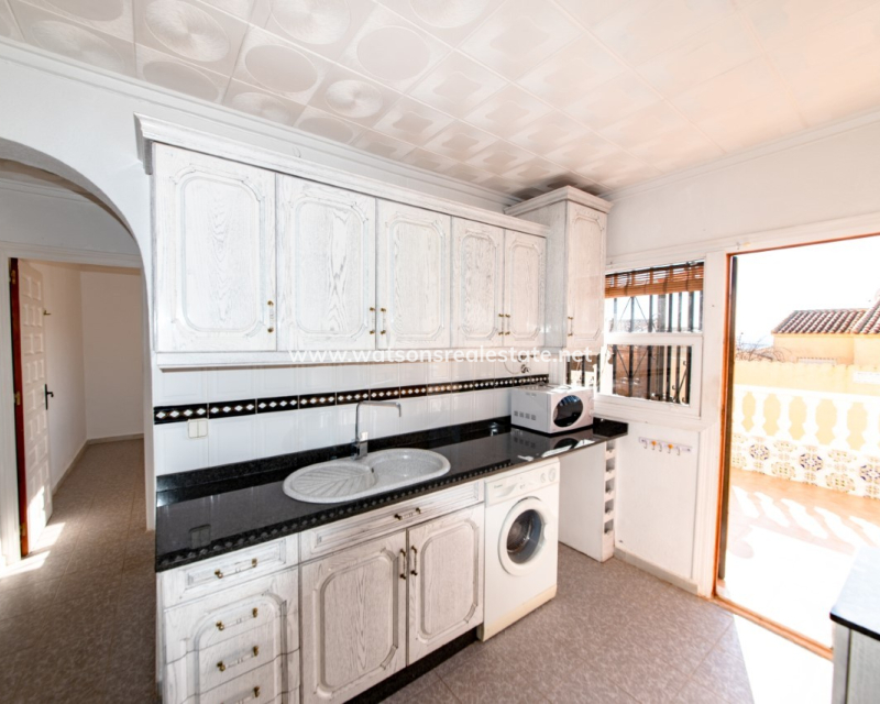 Resale - Freistendhe Villa - Urb. La Marina