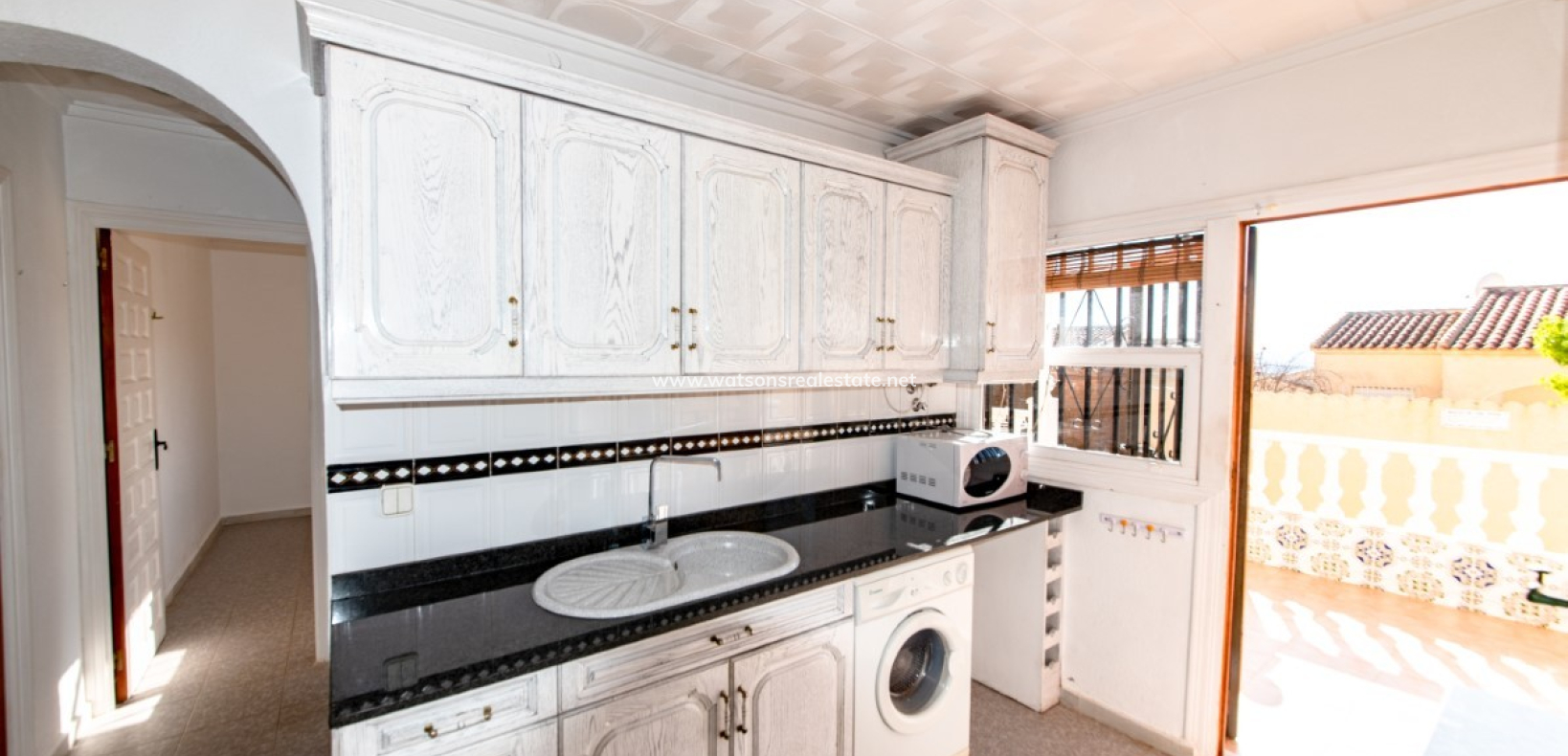 Resale - Freistendhe Villa - Urb. La Marina