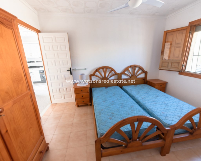 Resale - Freistendhe Villa - Urb. La Marina