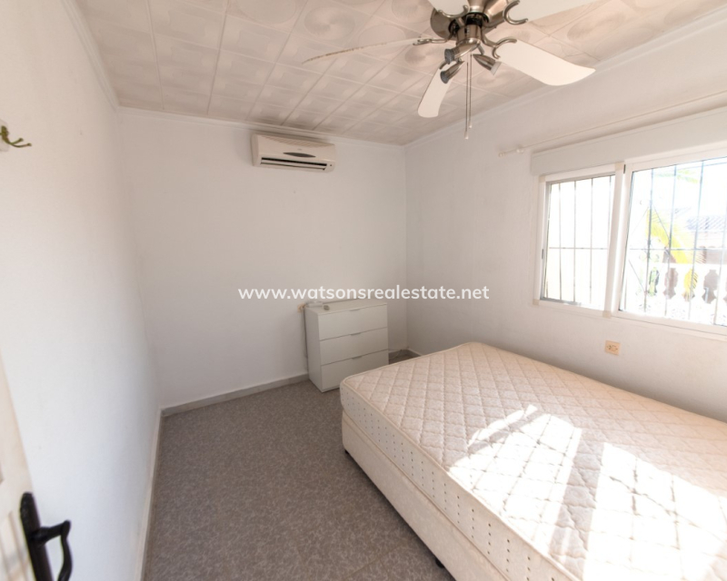Resale - Freistendhe Villa - Urb. La Marina