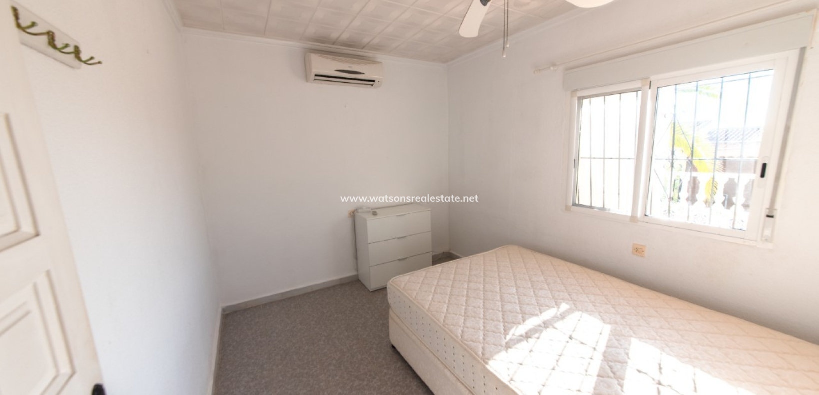 Resale - Freistendhe Villa - Urb. La Marina