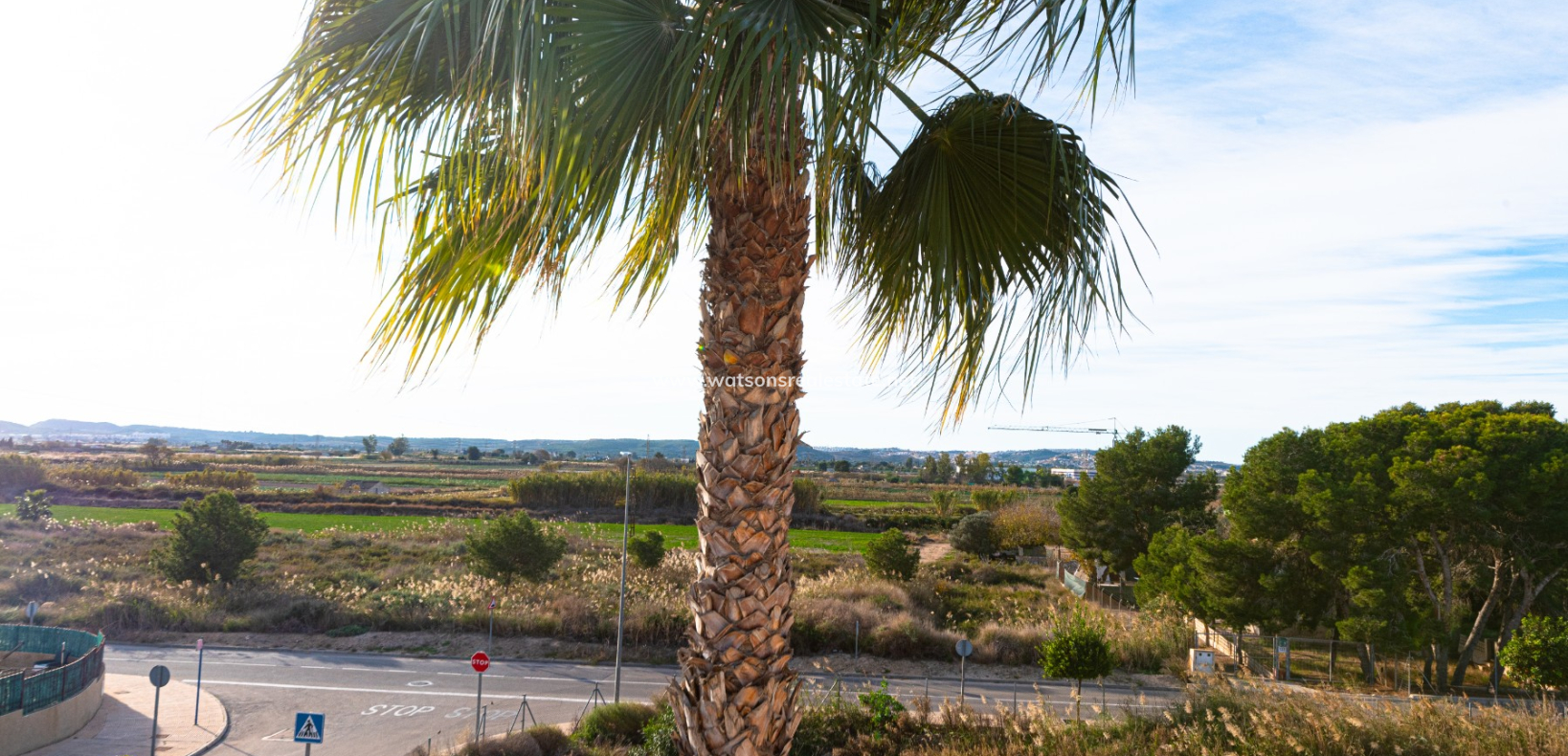 Resale - Freistendhe Villa - Urb. La Marina