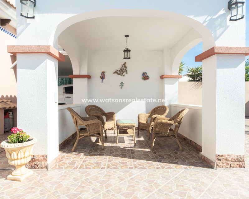 Resale - Freistendhe Villa - Urb. La Marina
