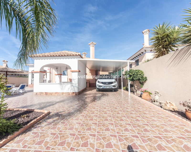 Resale - Freistendhe Villa - Urb. La Marina