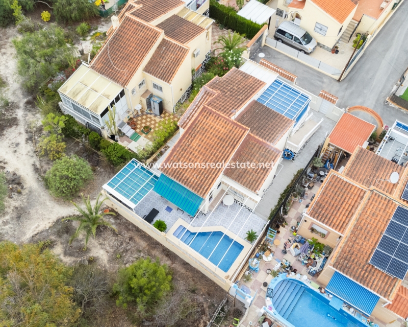 Resale - Freistendhe Villa - Urb. La Marina