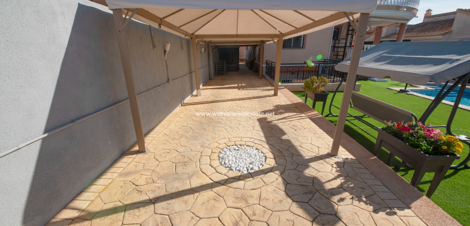 Resale - Freistendhe Villa - Urb. La Marina
