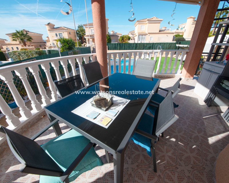Resale - Freistendhe Villa - Urb. La Marina