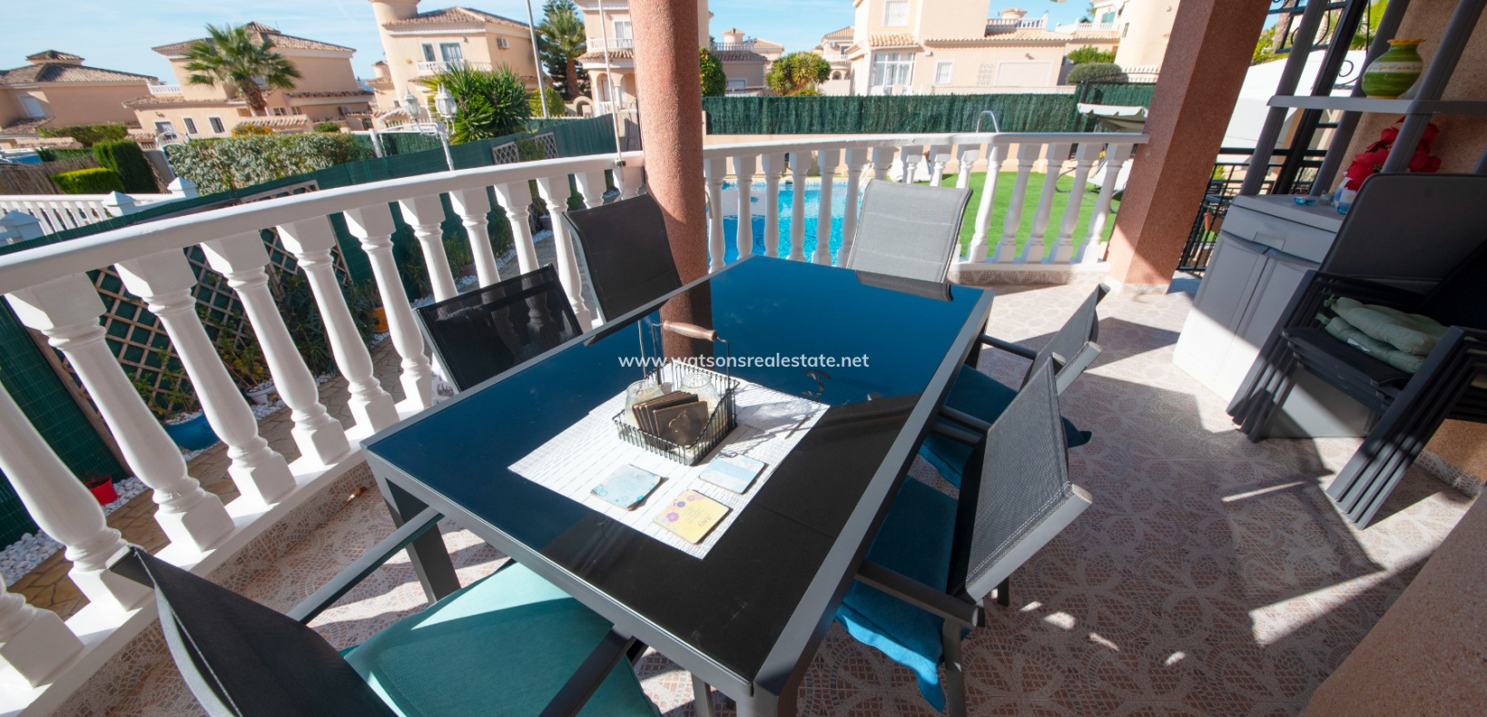 Resale - Freistendhe Villa - Urb. La Marina