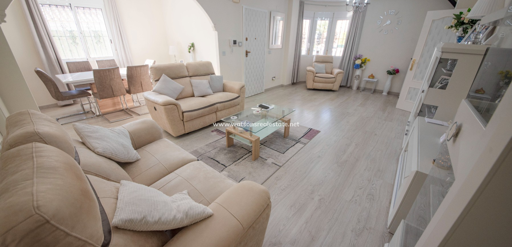 Resale - Freistendhe Villa - Urb. La Marina