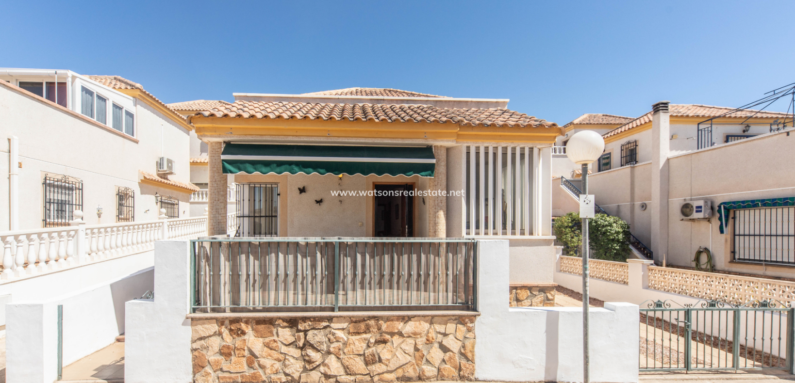 Resale - Freistendhe Villa - Urb. La Marina