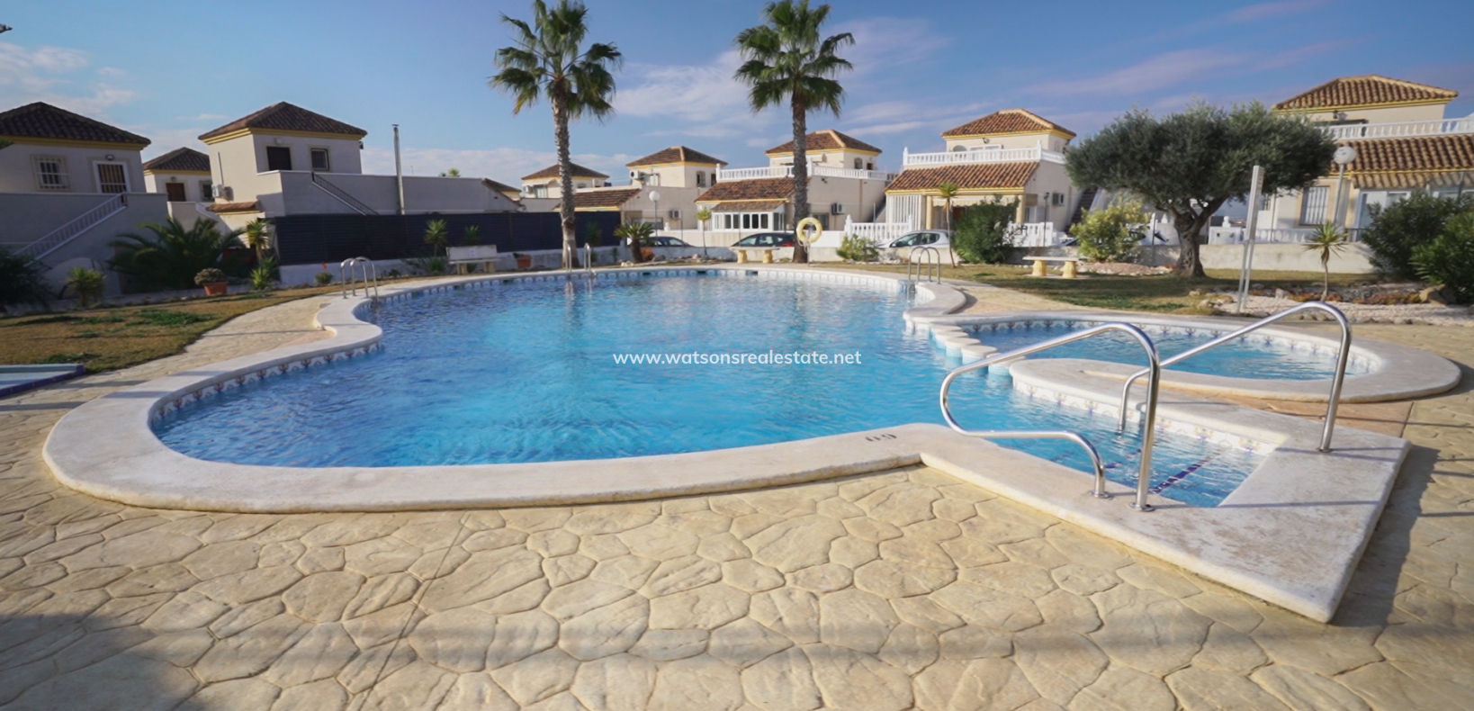 Resale - Freistendhe Villa - Urb. La Marina