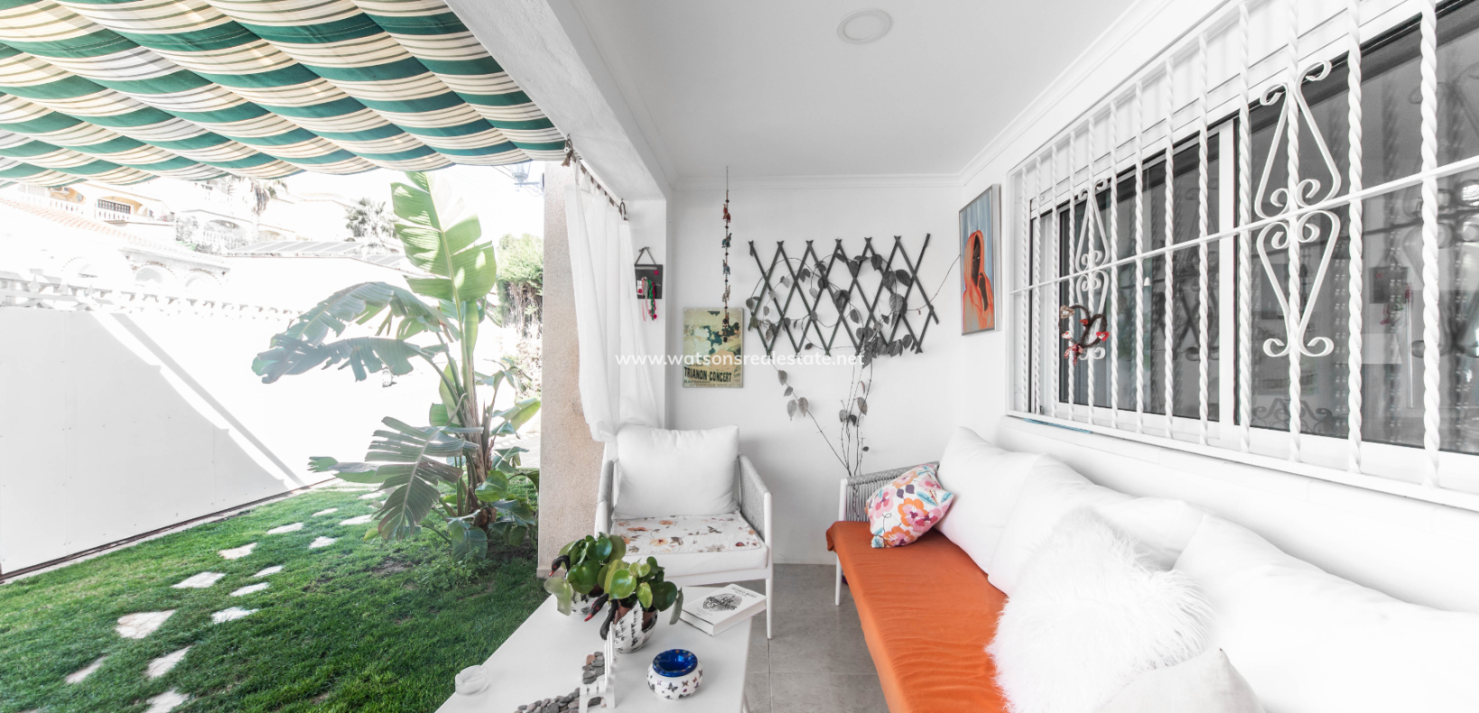 Resale - Freistendhe Villa - Urb. La Marina