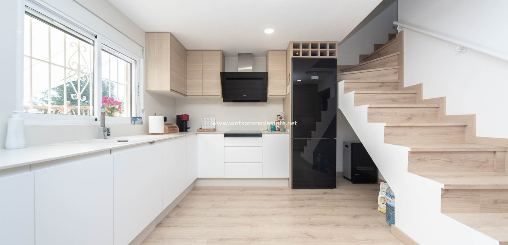 Resale - Freistendhe Villa - Urb. La Marina