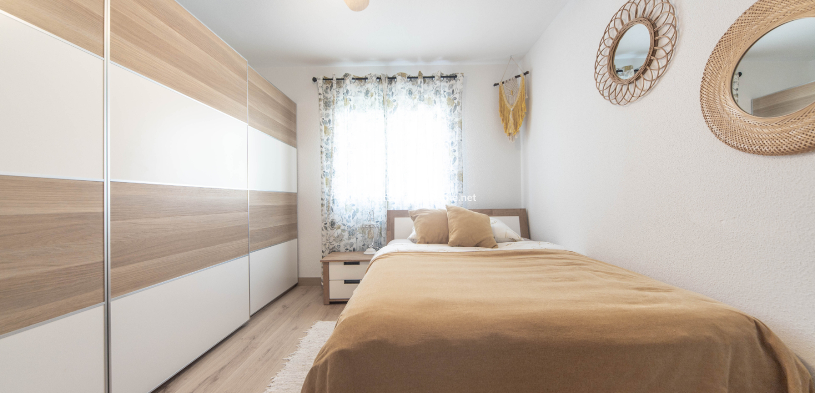 Resale - Freistendhe Villa - Urb. La Marina