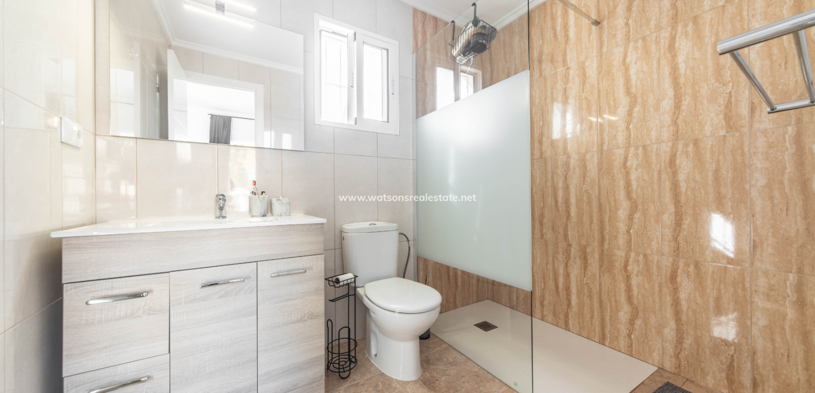 Resale - Freistendhe Villa - Urb. La Marina