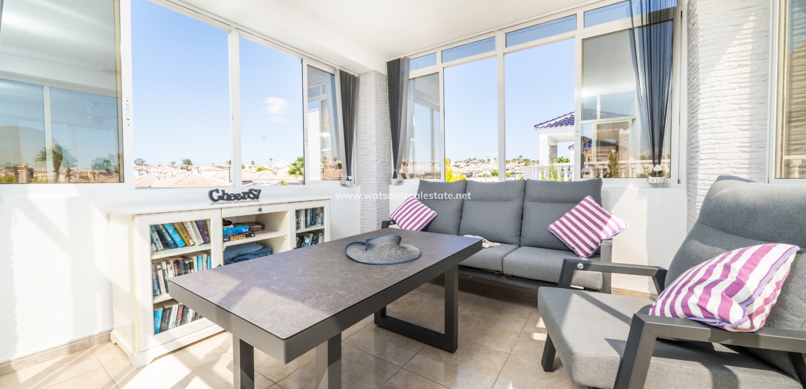 Resale - Freistendhe Villa - Urb. La Marina