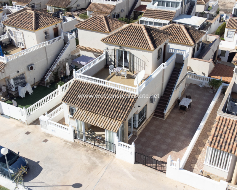 Resale - Freistendhe Villa - Urb. La Marina