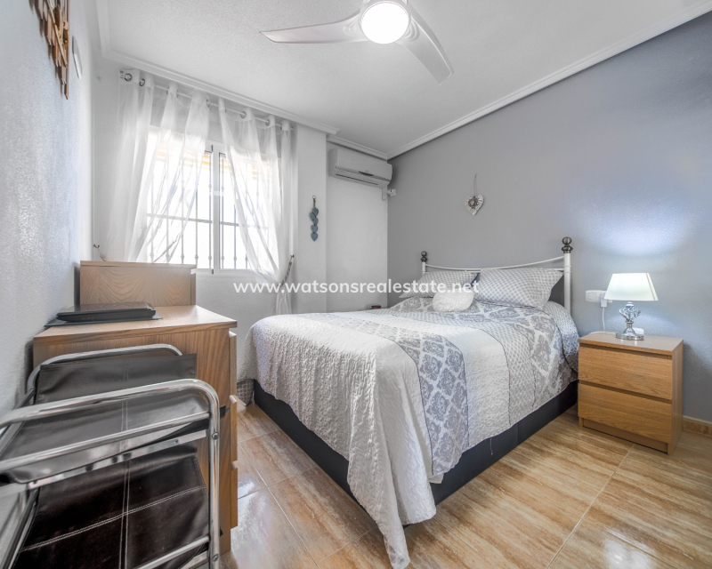 Resale - Freistendhe Villa - Urb. La Marina