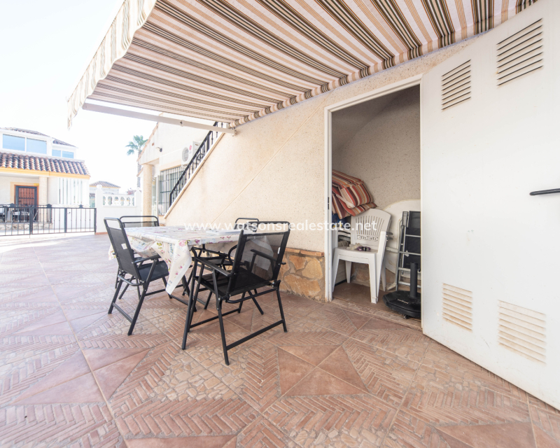 Resale - Freistendhe Villa - Urb. La Marina