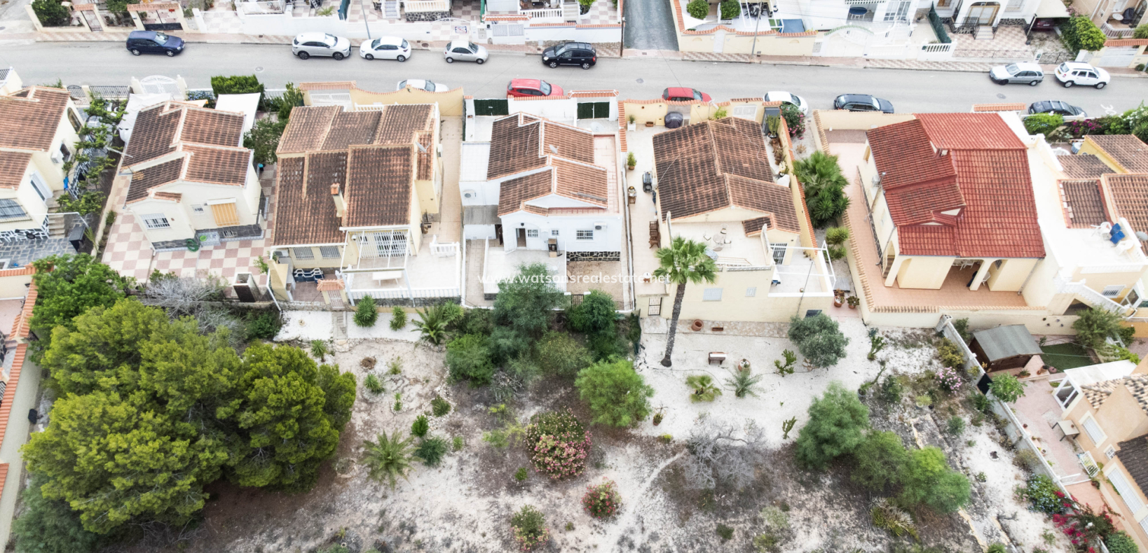 Resale - Freistendhe Villa - Urb. La Marina
