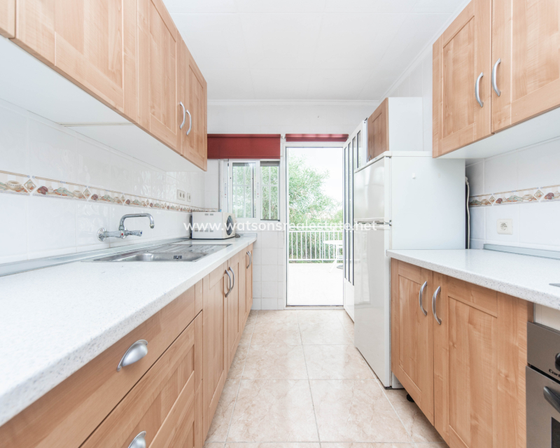Resale - Freistendhe Villa - Urb. La Marina