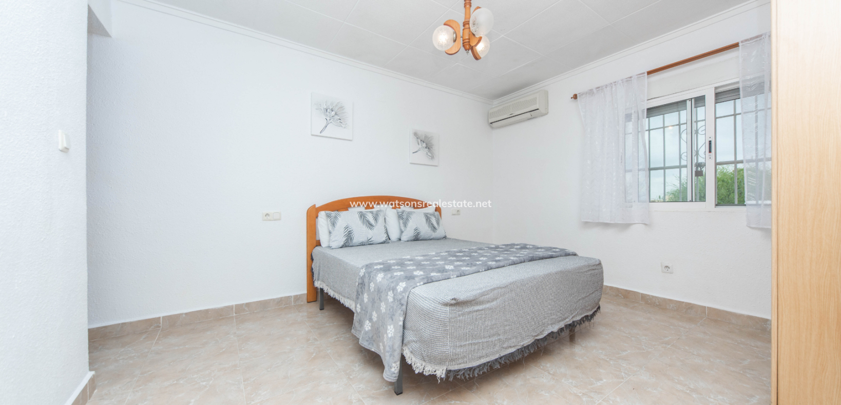 Resale - Freistendhe Villa - Urb. La Marina