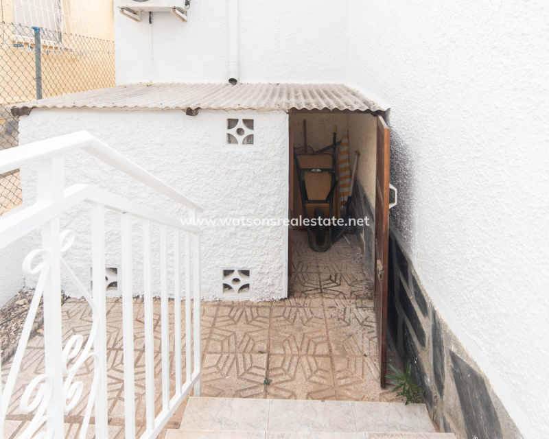 Resale - Freistendhe Villa - Urb. La Marina