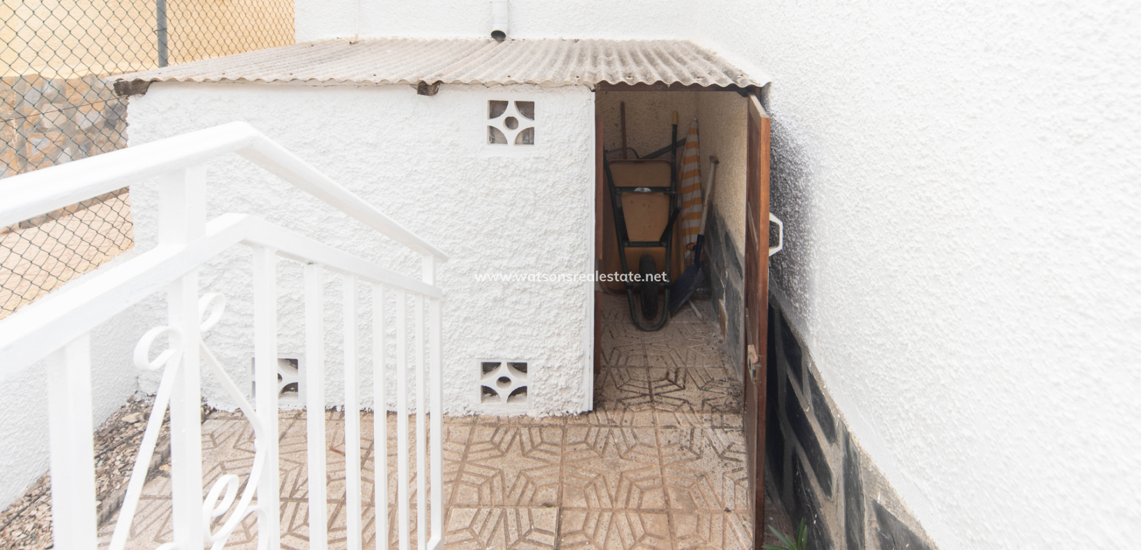 Resale - Freistendhe Villa - Urb. La Marina