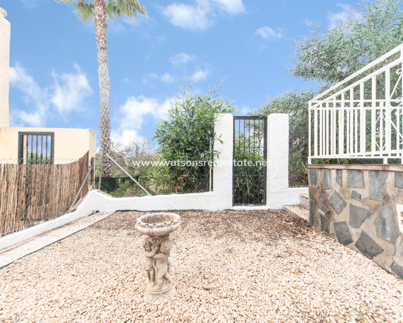 Resale - Freistendhe Villa - Urb. La Marina