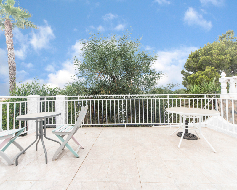 Resale - Freistendhe Villa - Urb. La Marina