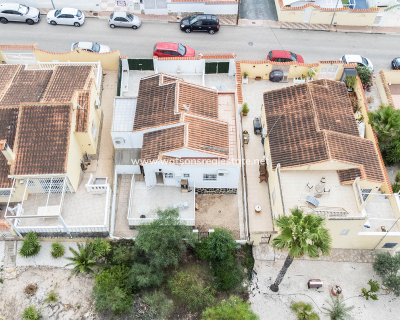 Resale - Freistendhe Villa - Urb. La Marina