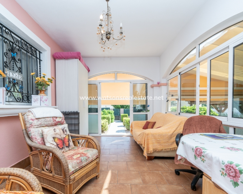 Resale - Freistendhe Villa - Urb. La Marina