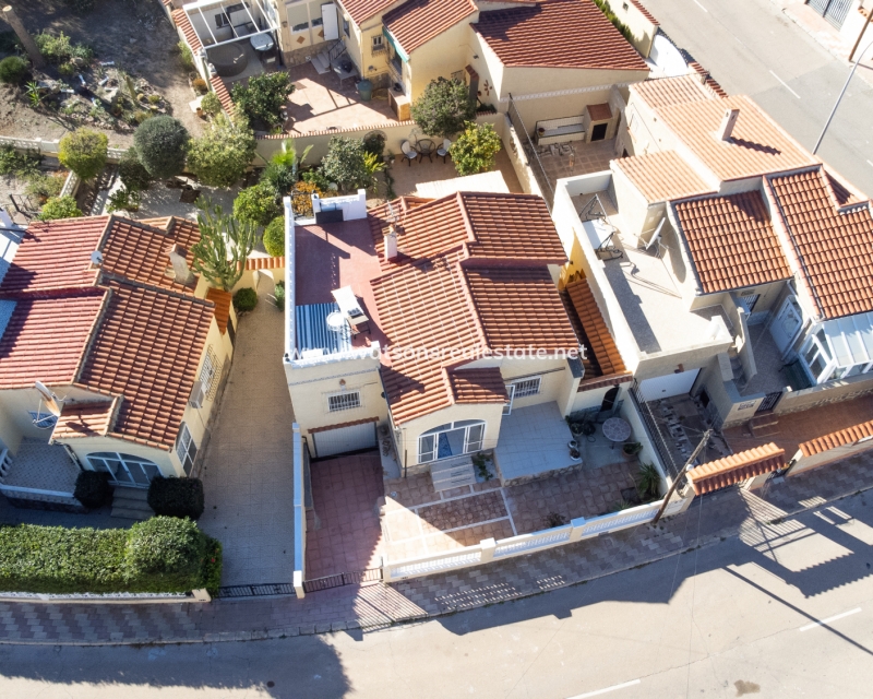 Resale - Freistendhe Villa - Urb. La Marina