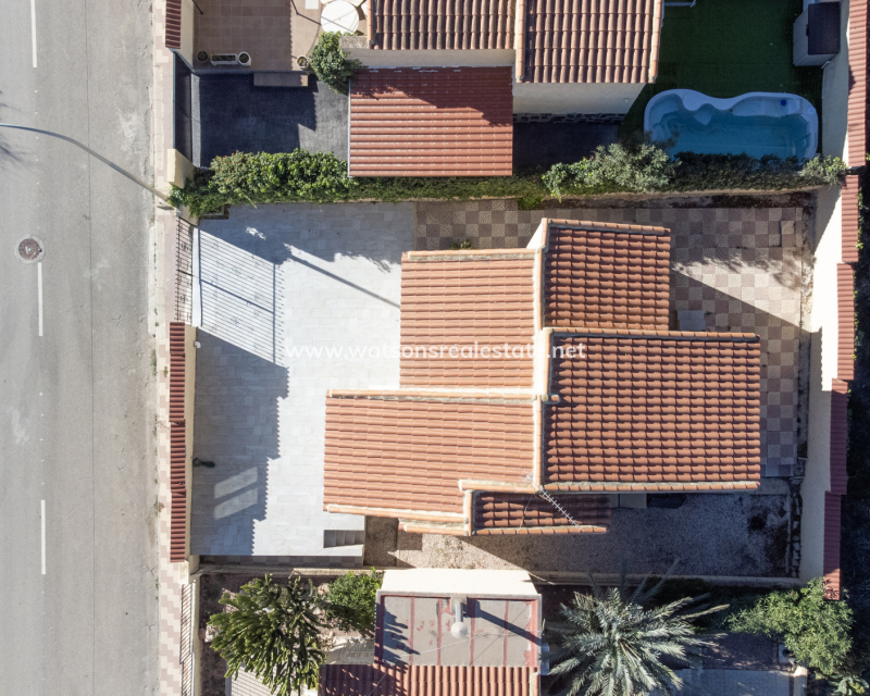 Resale - Freistendhe Villa - Urb. La Marina