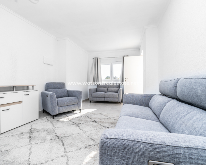 Resale - Freistendhe Villa - Urb. La Marina
