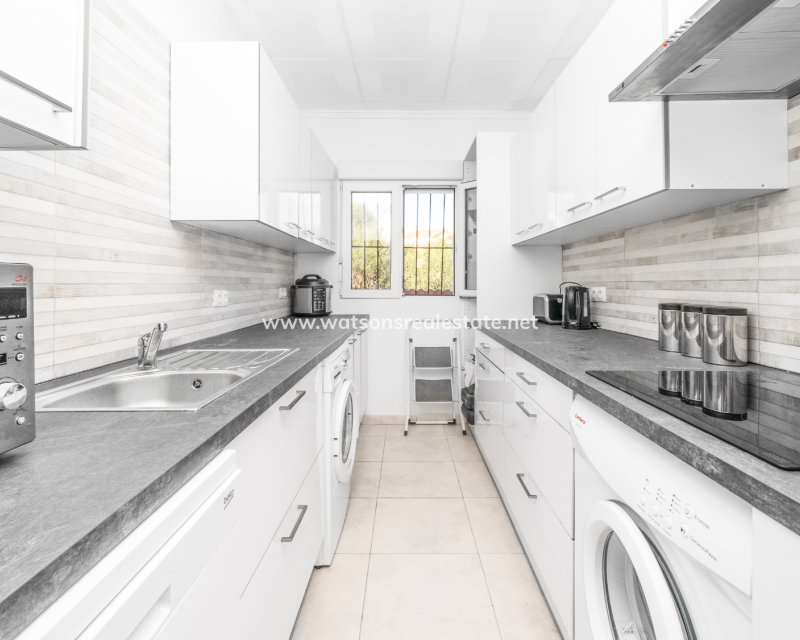 Resale - Freistendhe Villa - Urb. La Marina