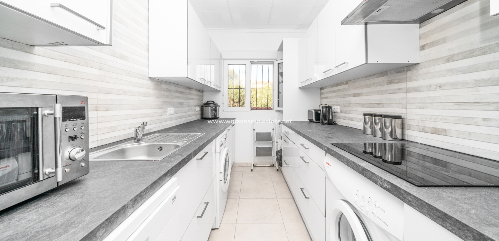 Resale - Freistendhe Villa - Urb. La Marina