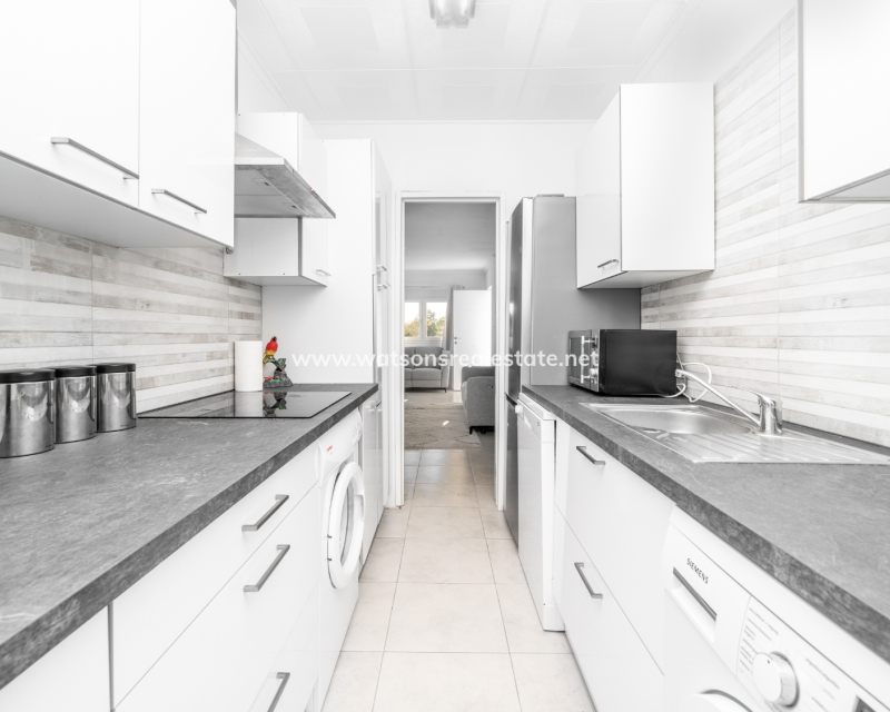 Resale - Freistendhe Villa - Urb. La Marina