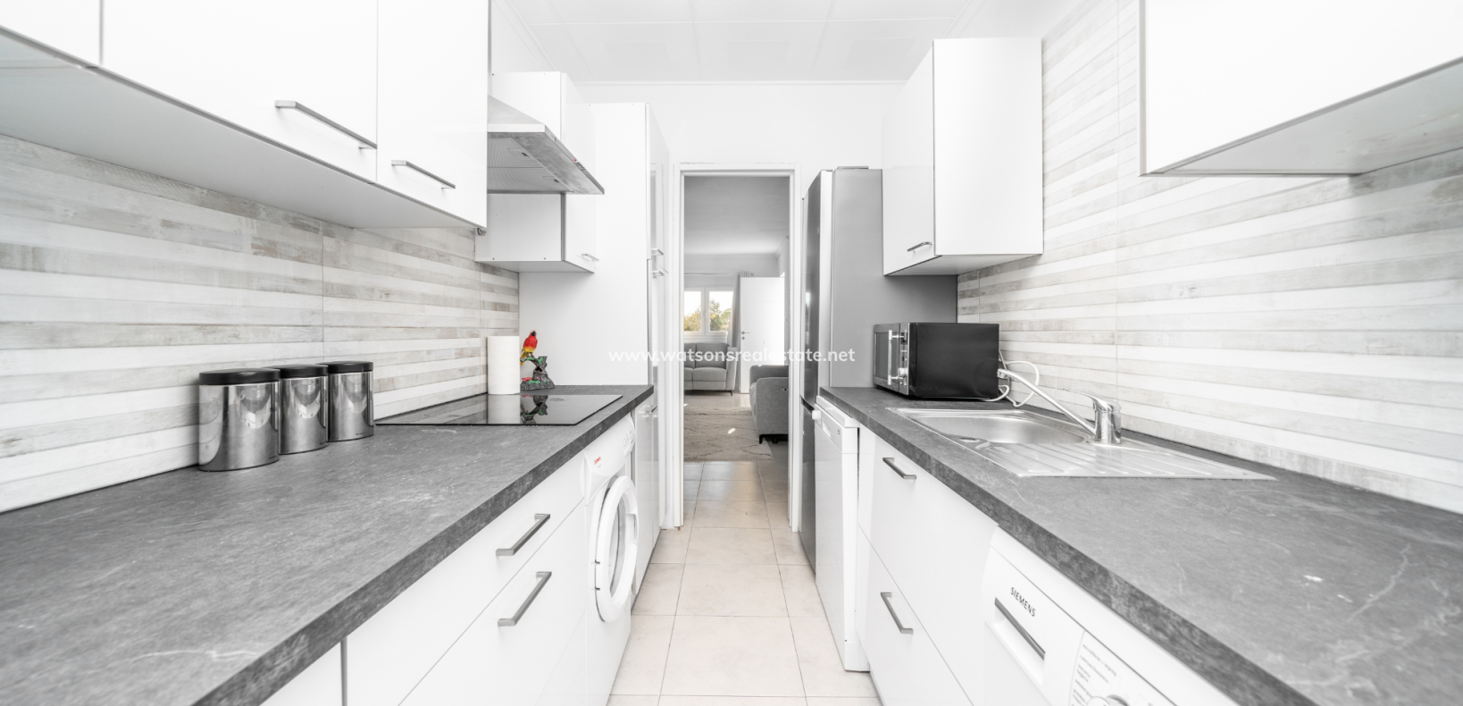 Resale - Freistendhe Villa - Urb. La Marina