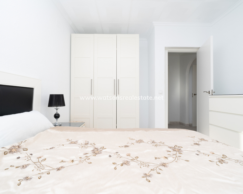 Resale - Freistendhe Villa - Urb. La Marina