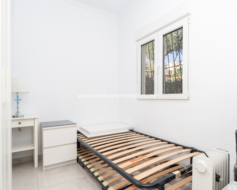 Resale - Freistendhe Villa - Urb. La Marina
