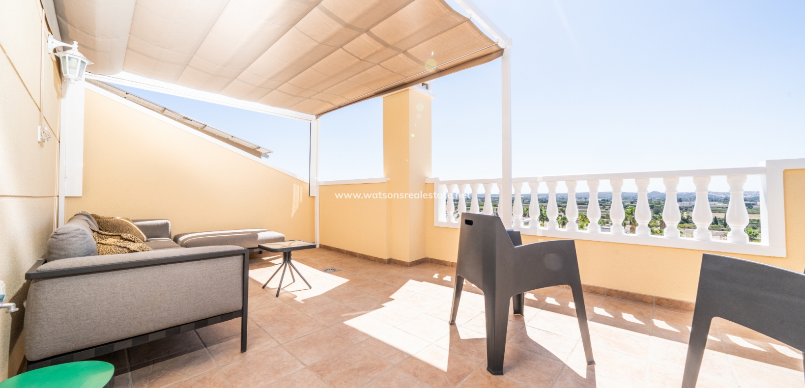 Resale - Freistendhe Villa - Urb. La Marina