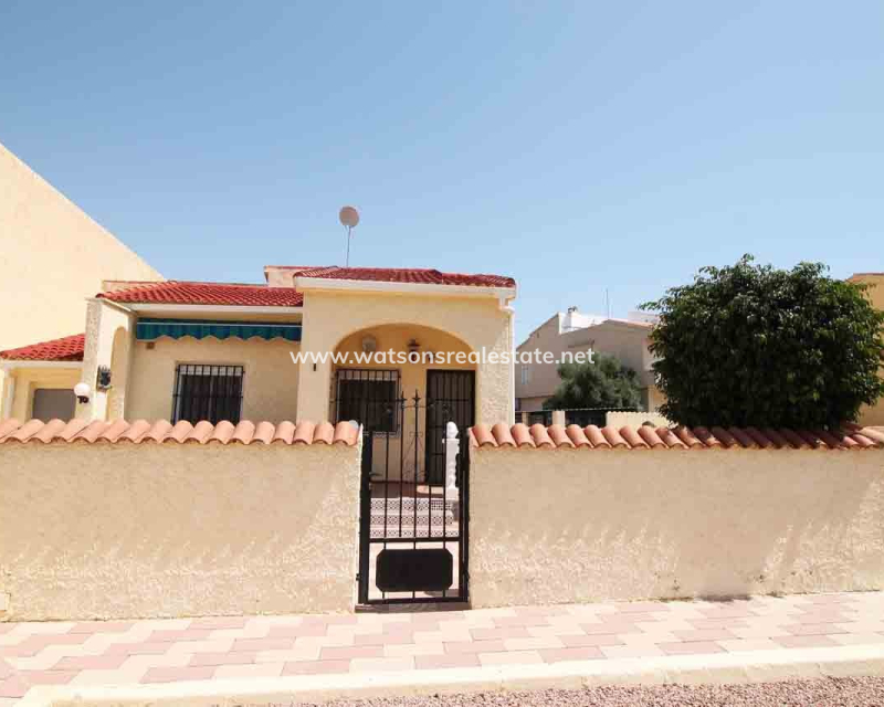 Resale - Freistendhe Villa - Urb. La Marina
