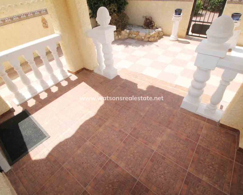 Resale - Freistendhe Villa - Urb. La Marina