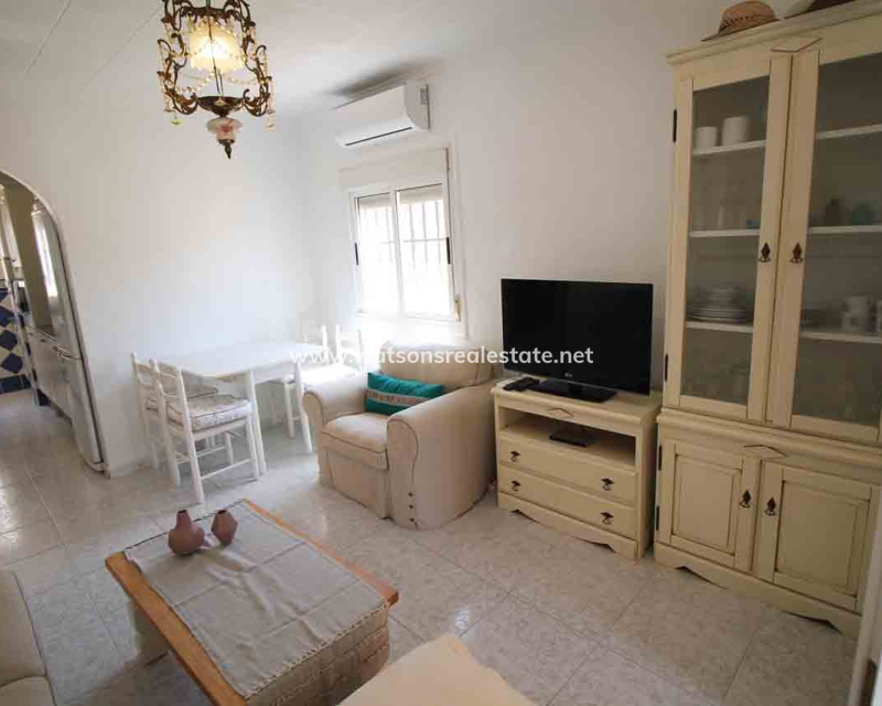 Resale - Freistendhe Villa - Urb. La Marina