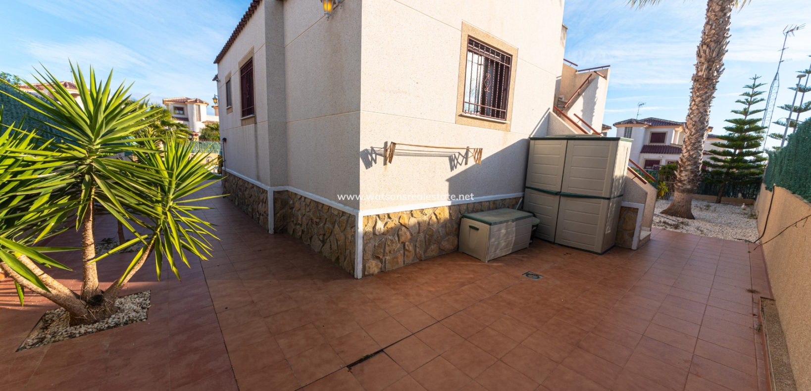 Resale - Freistendhe Villa - Urb. La Marina